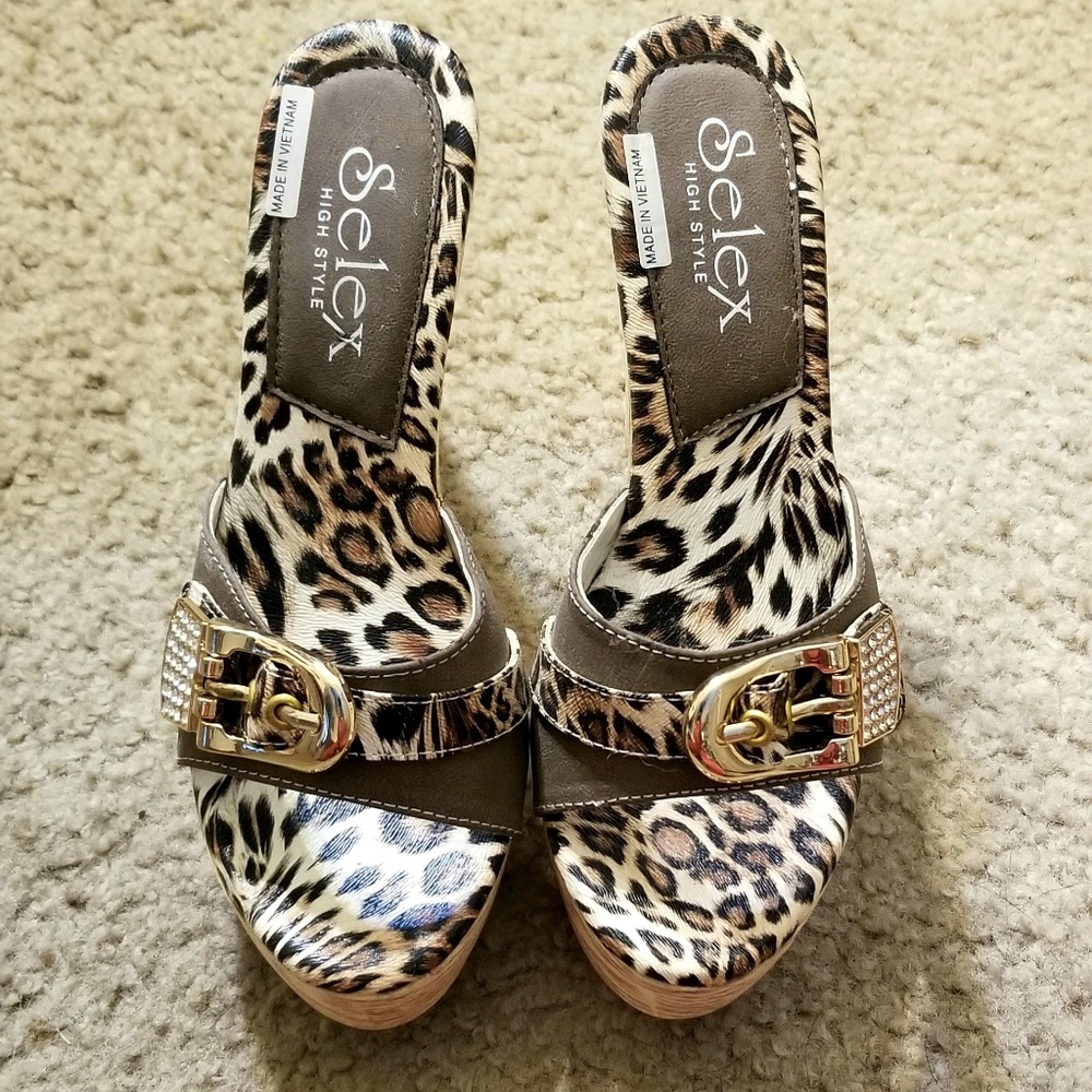 Leopard wedge